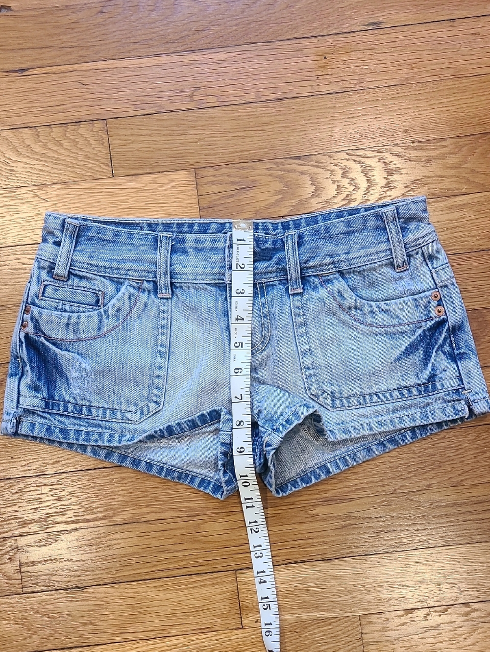 American Eagle Demin Shorts - Picture 7 of 8